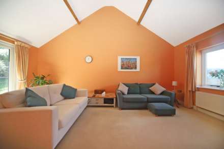 Bishopsfield, Wick Road, Wigginton, Image 4