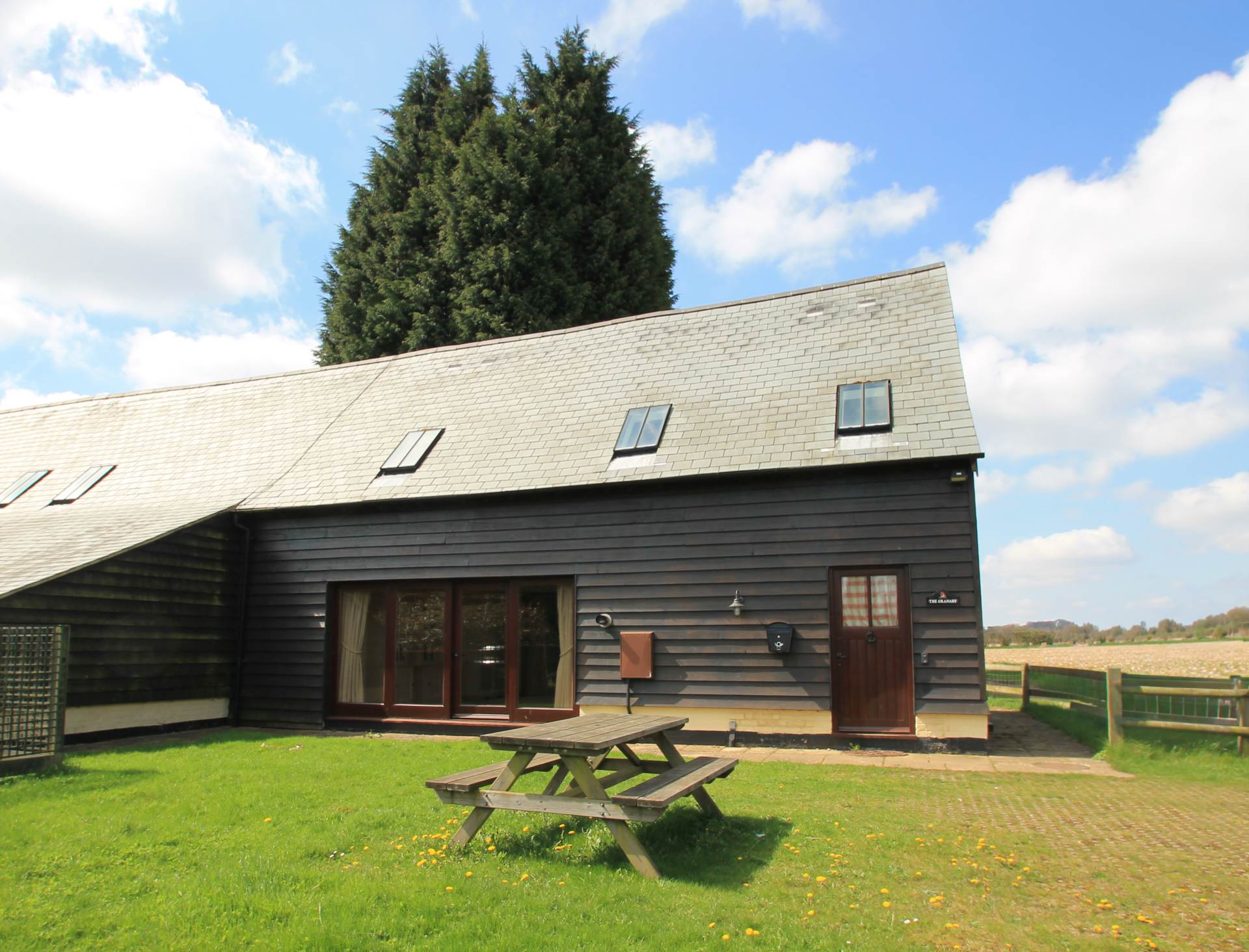 Wick Road, Wigginton, Hertfordshire, Image 1