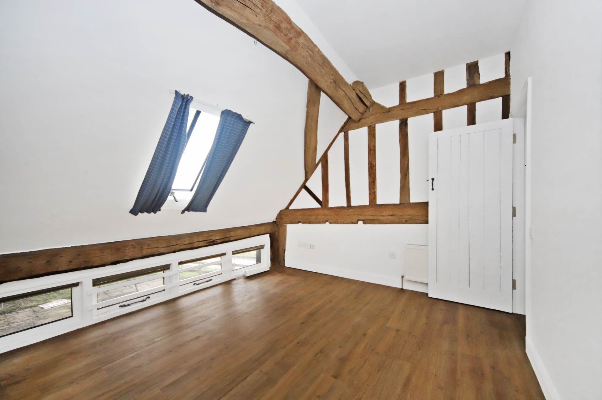 Wick Road, Wigginton, Hertfordshire, Image 11