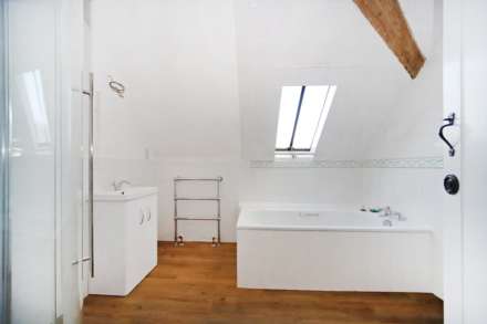 Wick Road, Wigginton, Hertfordshire, Image 13