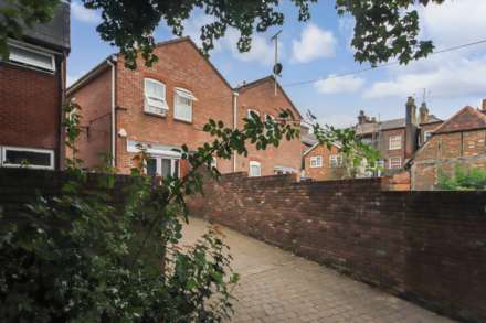 High Street, Tring, Image 7