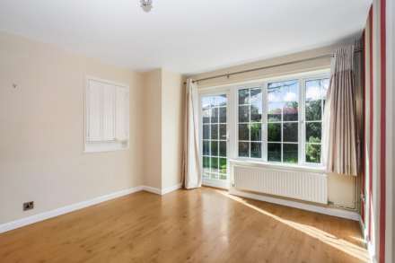 Kingsley Walk, Tring, Image 8