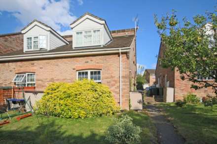 Hunters Close, Tring, Image 1