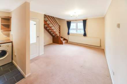Hunters Close, Tring, Image 2
