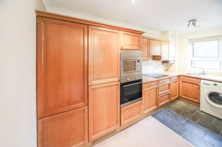 Hunters Close, Tring, Image 4