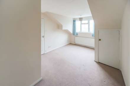 Hunters Close, Tring, Image 6