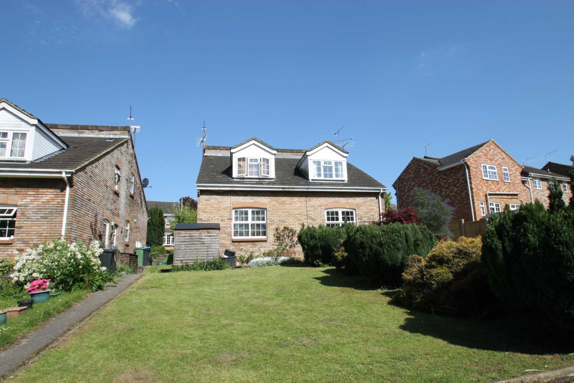 Hunters Close, Tring, Image 1