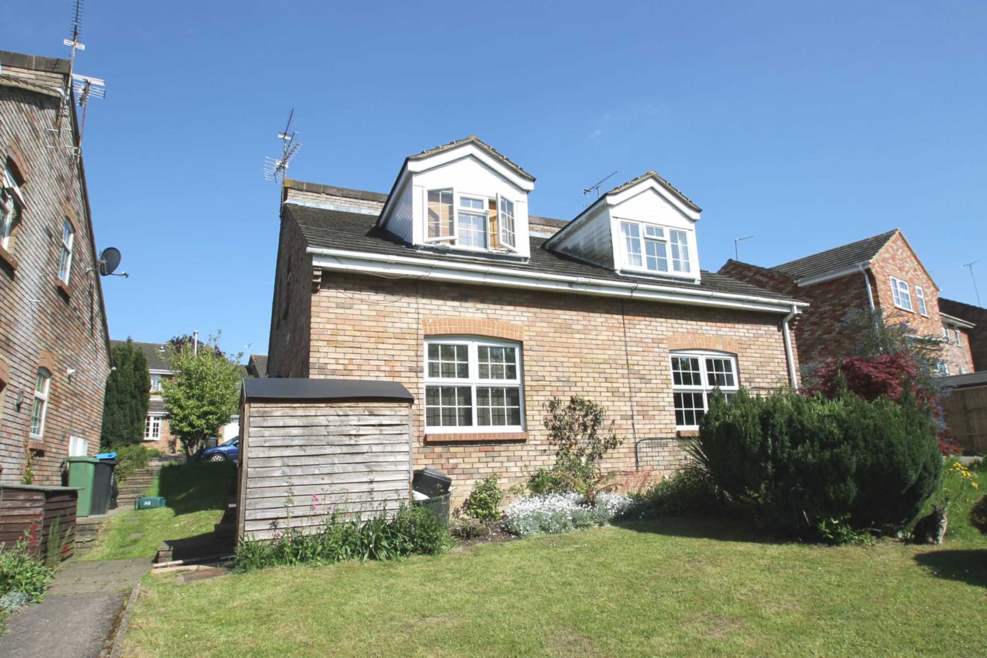 Hunters Close, Tring, Image 8