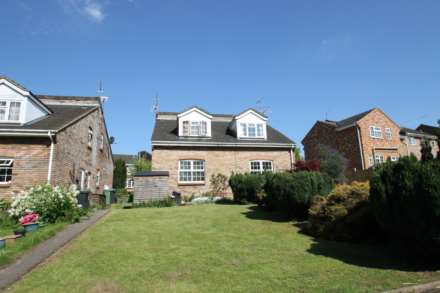 1 Bedroom Cluster House, Hunters Close, Tring
