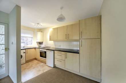 Hunters Close, Tring, Image 4