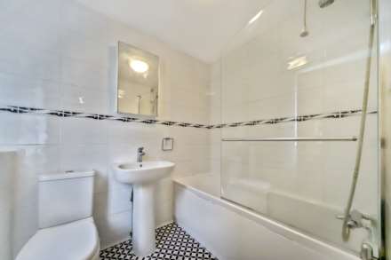 Hunters Close, Tring, Image 6