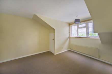Hunters Close, Tring, Image 7