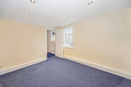 High Street, Tring, Image 7