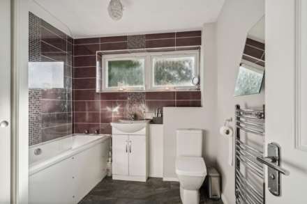 Kingsley Walk, Tring, Image 9
