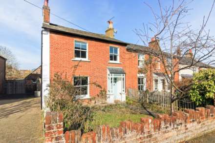 3 Bedroom End Terrace, Western Road, Tring