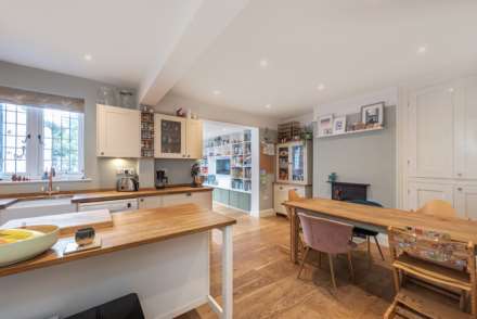 Tring, Image 9