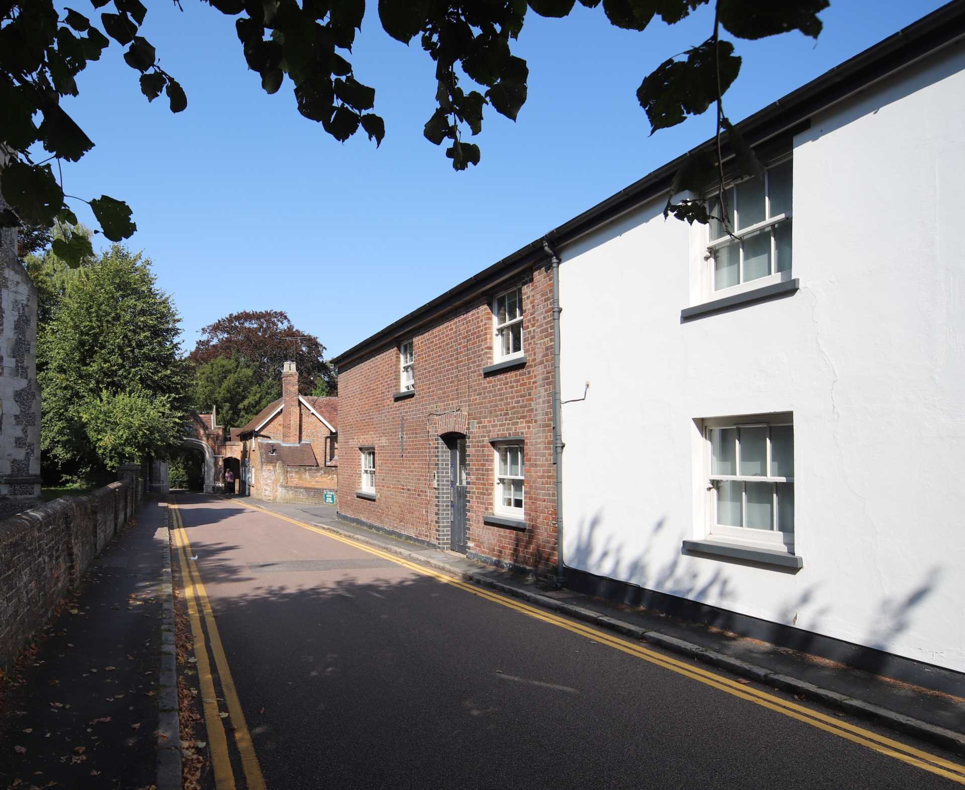 Church Yard, Tring, Image 1