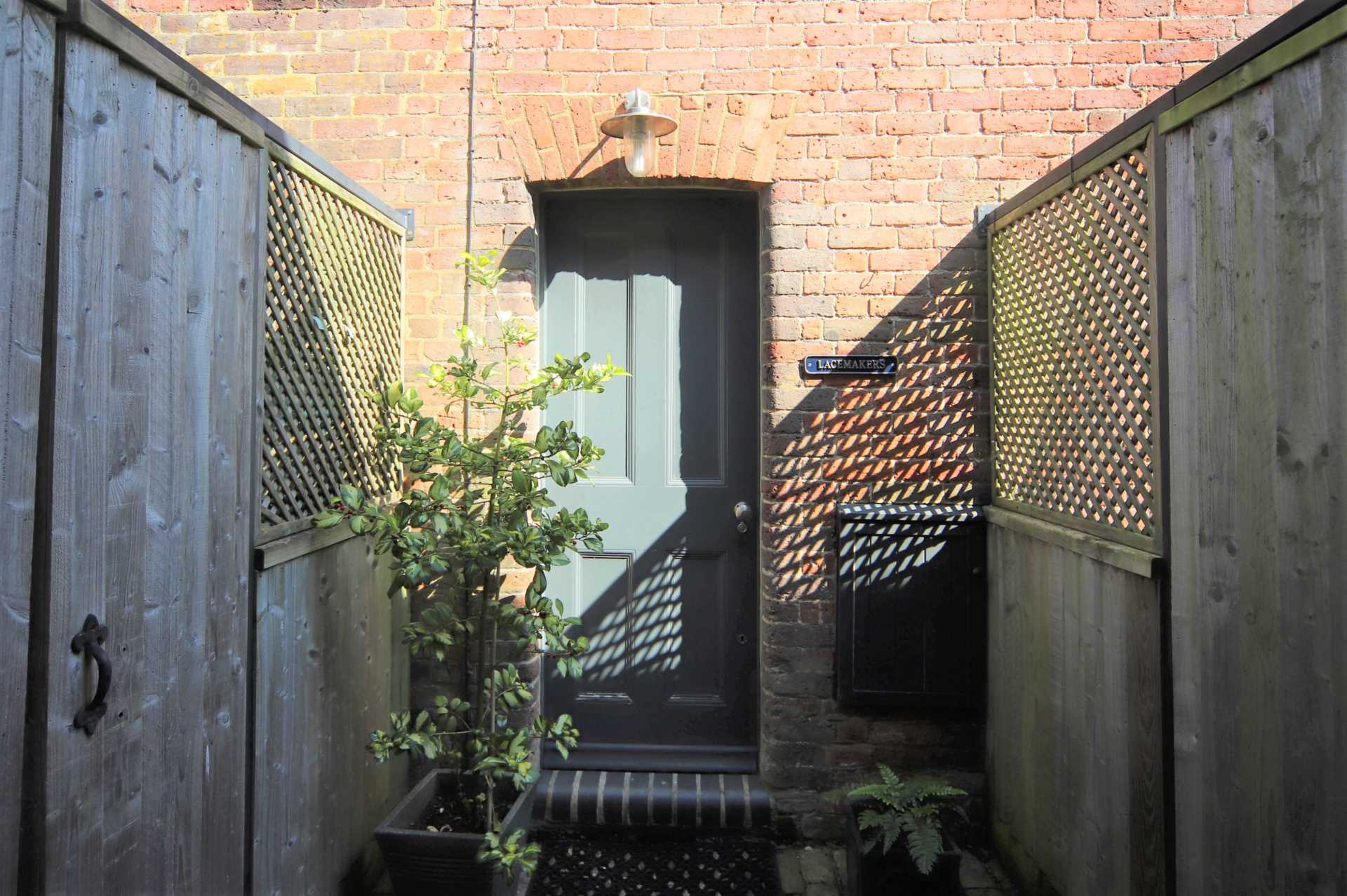 Church Yard, Tring, Image 3