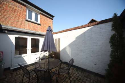 Church Yard, Tring, Image 11