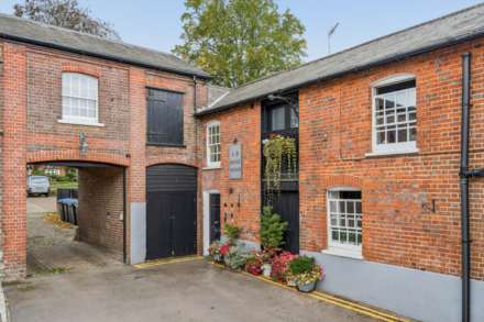 Bank Mews, High Street, Tring