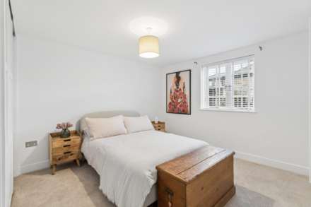 Bank Mews, High Street, Tring, Image 15
