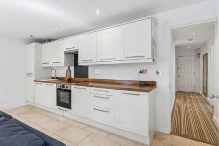 Bank Mews, High Street, Tring, Image 9