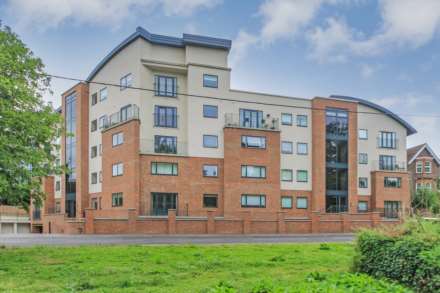 Brookside Court, Tring, Image 12