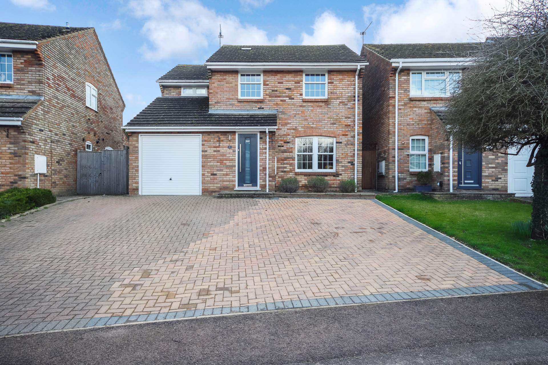 Hunters Close, Tring, Image 1