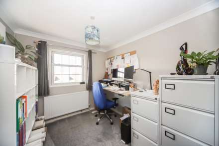 Hunters Close, Tring, Image 18