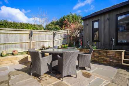Hunters Close, Tring, Image 22