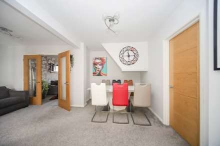 Hunters Close, Tring, Image 9