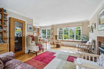 Little Hoo, Tring, Image 4