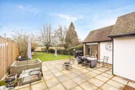 Chiltern Cottages, Buckland Common, Image 16