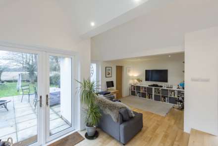 Chiltern Cottages, Buckland Common, Image 9