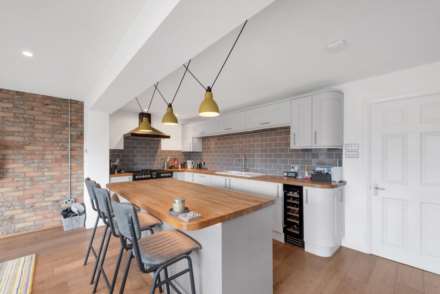 Harcourt Road, Tring, Image 10