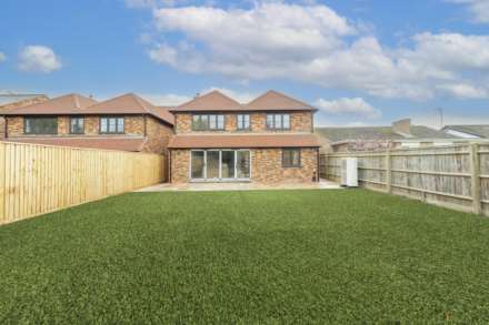 Slapton - EXCEPTIONAL NEW HOME, Image 15
