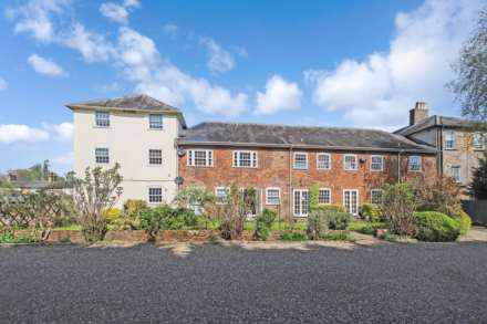 Royal Court, Tring, Image 1