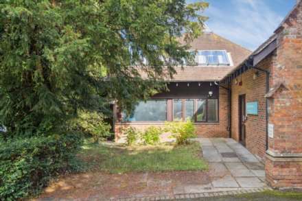Sutton Court, Church Yard, Tring, Image 1