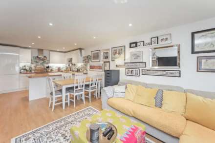 Tring - Luxurious Apartment, Image 6