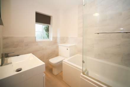 Lakeside, Tring, Image 6