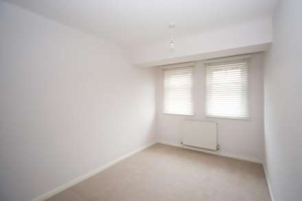 Lakeside, Tring, Image 9