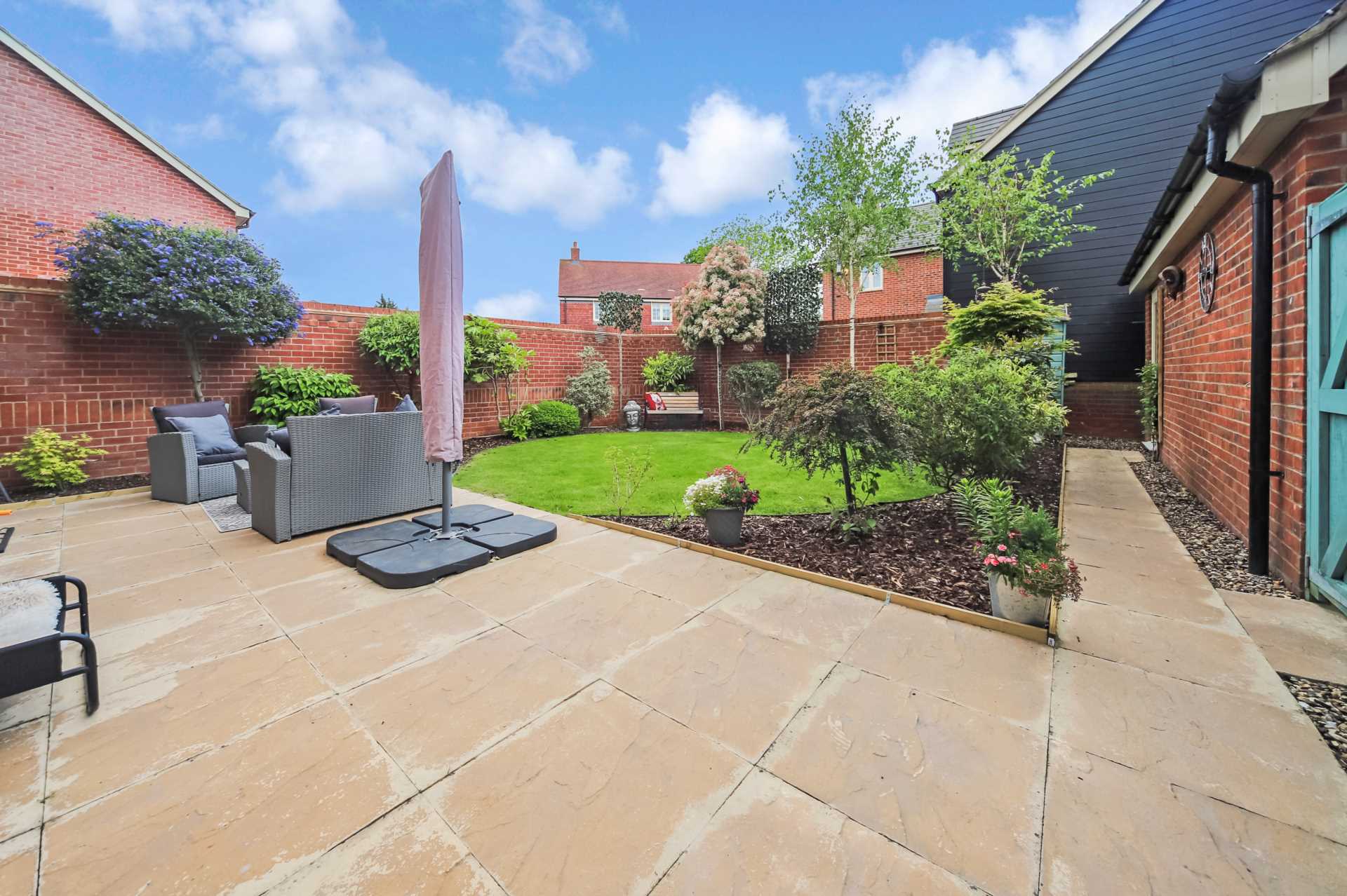 Aston Clinton, Image 24