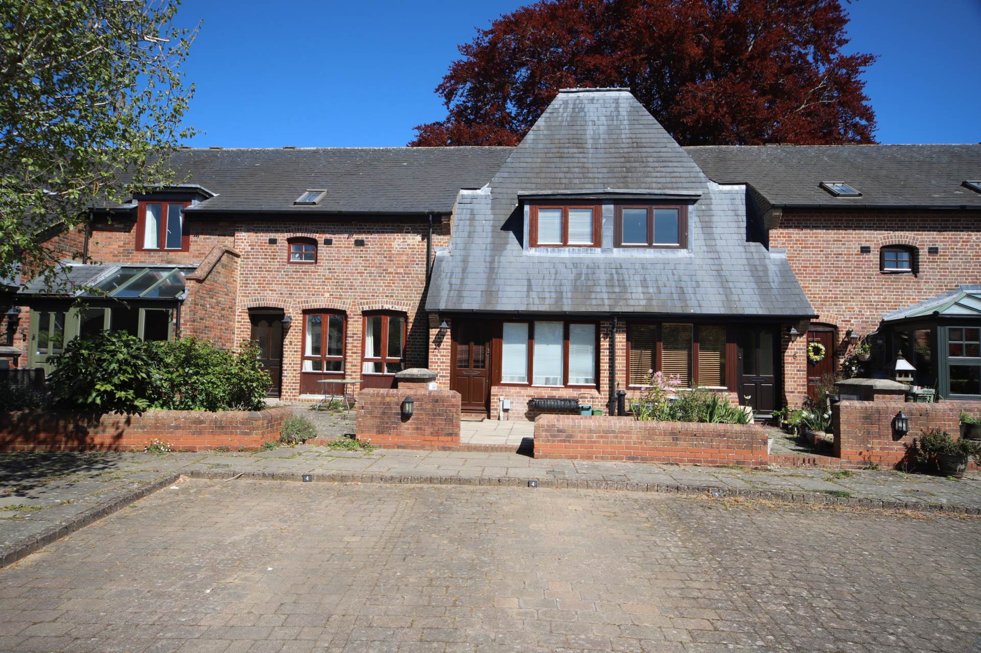 Tring, Image 1