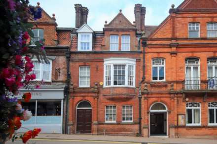 4 Bedroom Town House, High Street, Tring