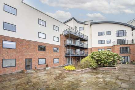 Brookside Court, Tring, Image 11