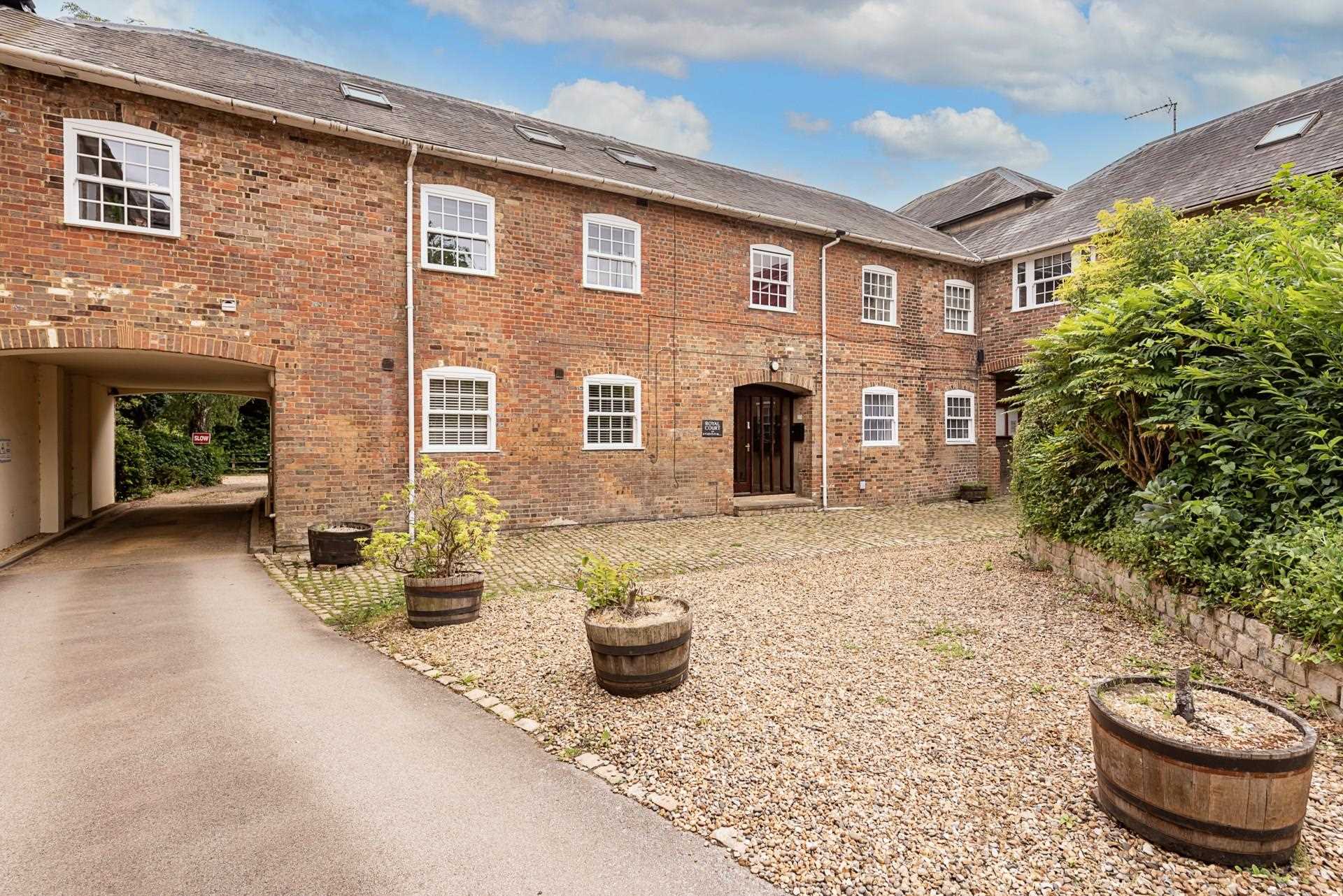 Royal Court, Tring Station, Image 1