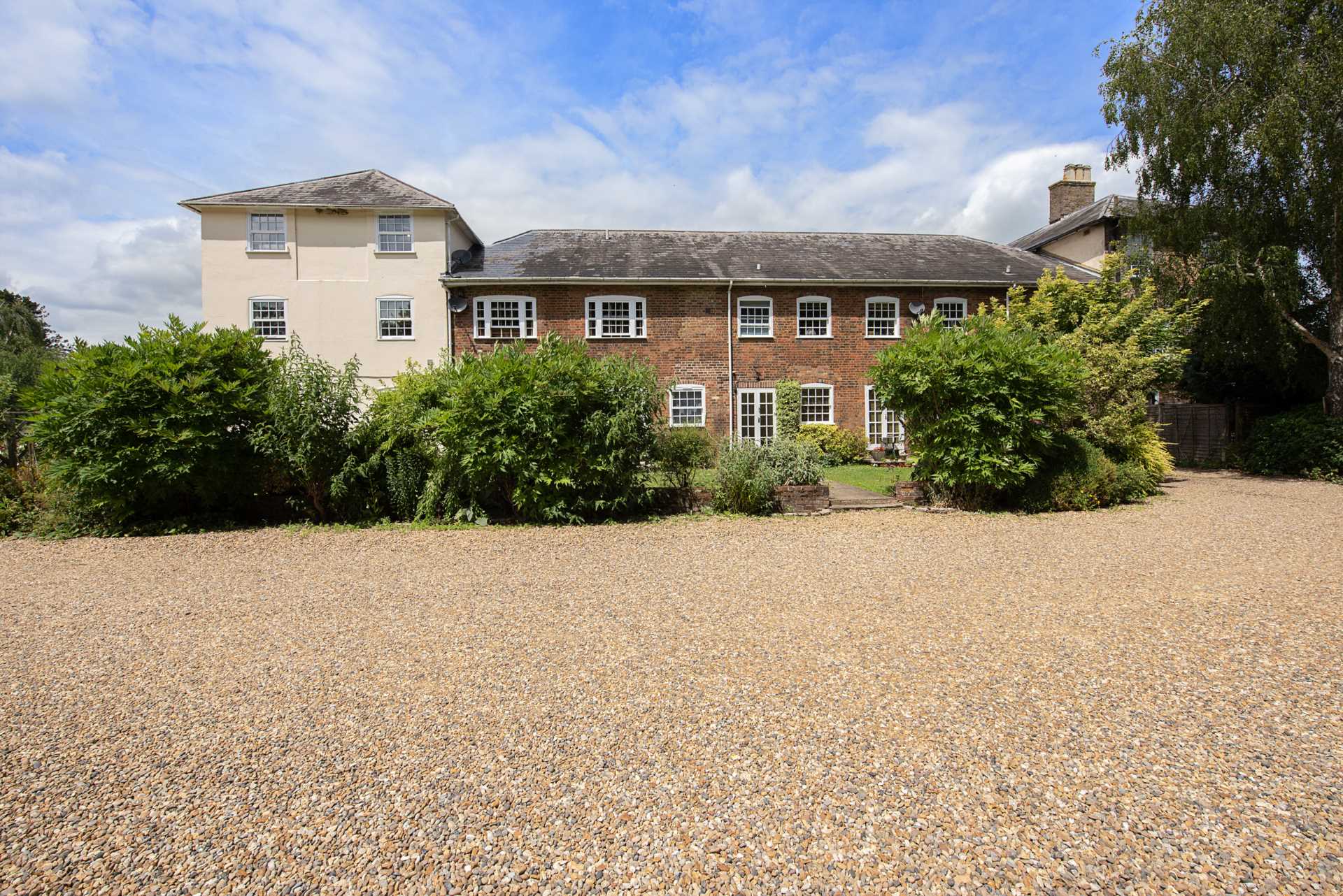 Royal Court, Tring Station, Image 10