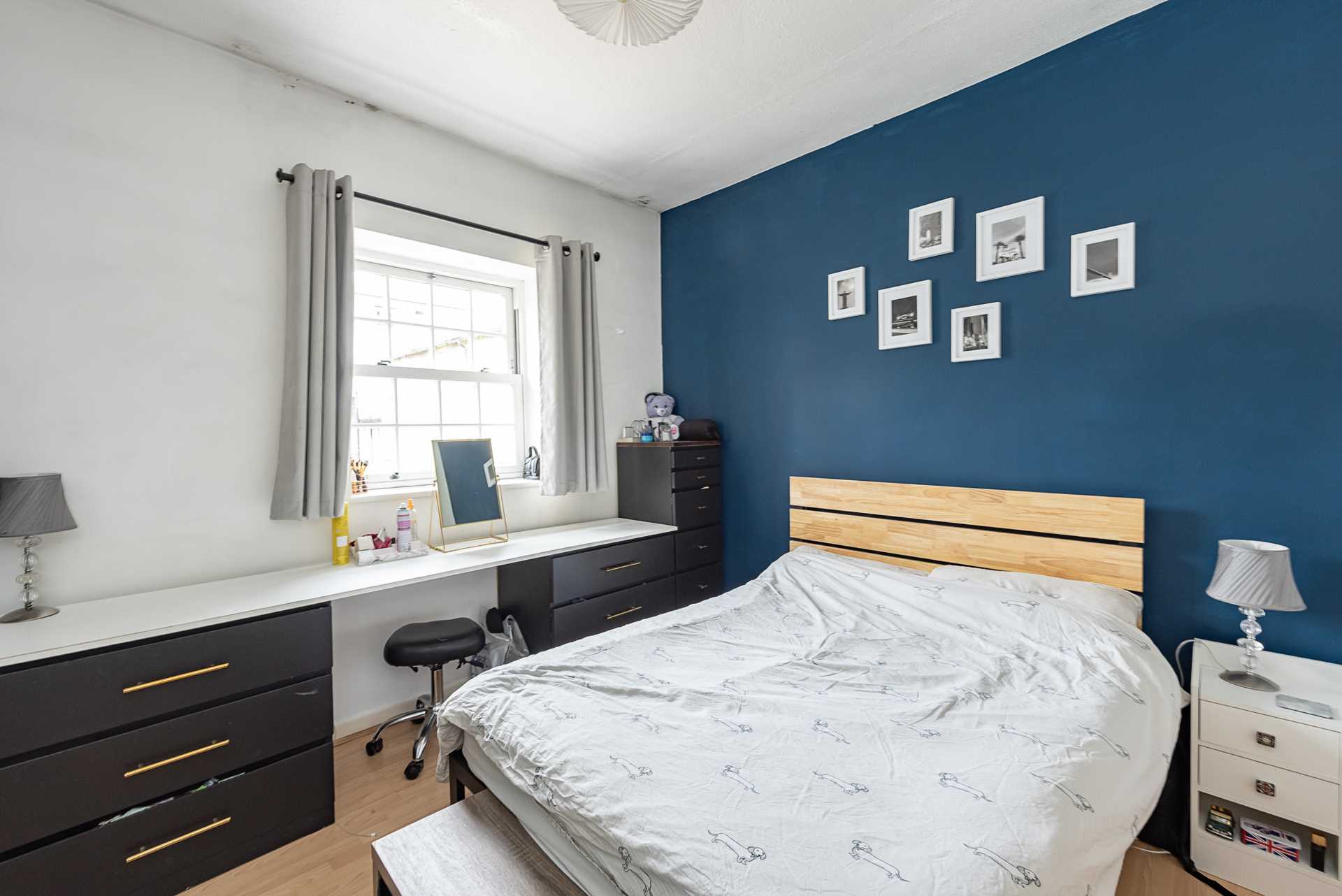 Royal Court, Tring Station, Image 5