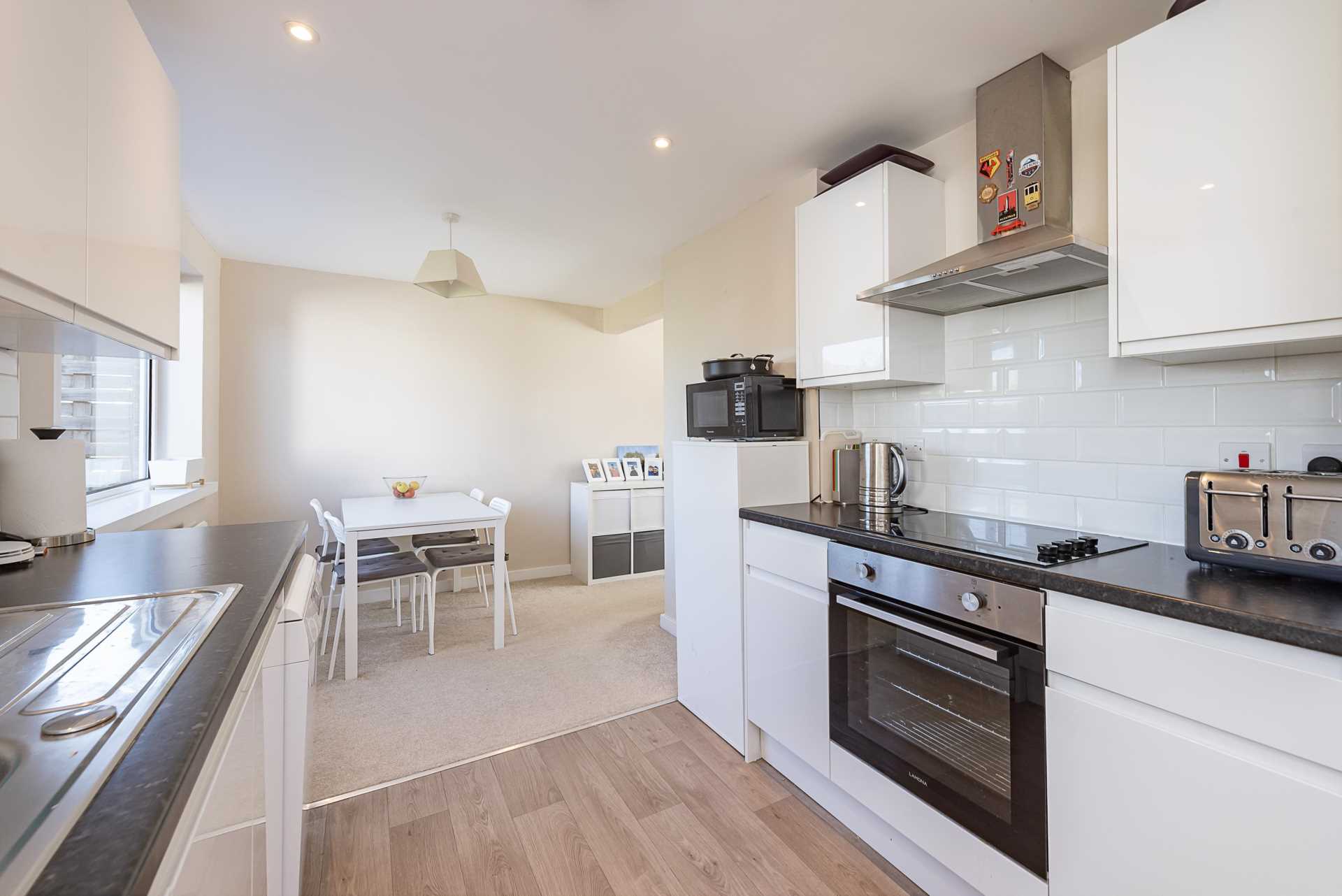 Mill View Road, Tring, Hertfordshire, Image 5