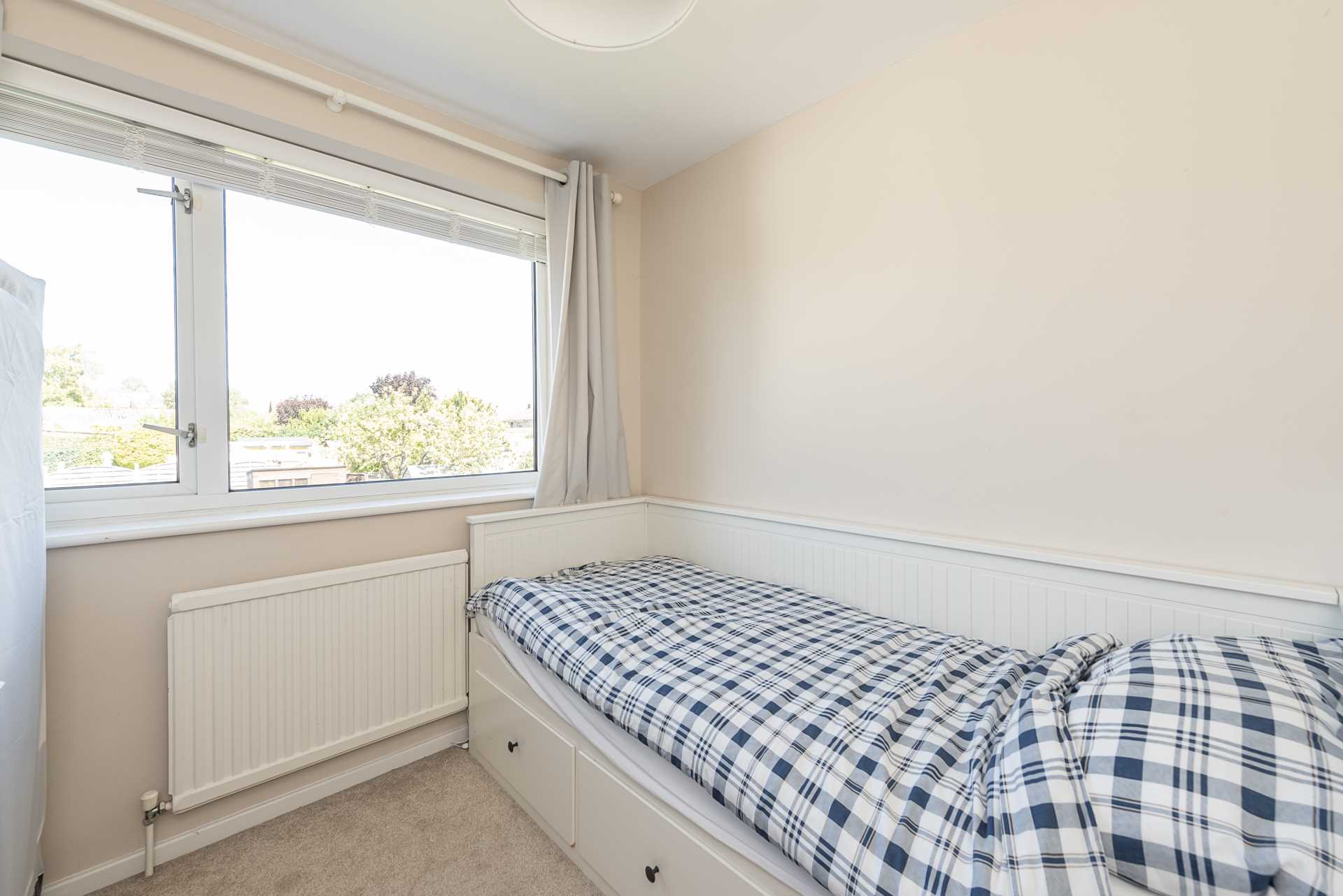 Mill View Road, Tring, Hertfordshire, Image 8